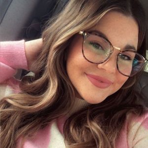 Meet your Posher, Abbie